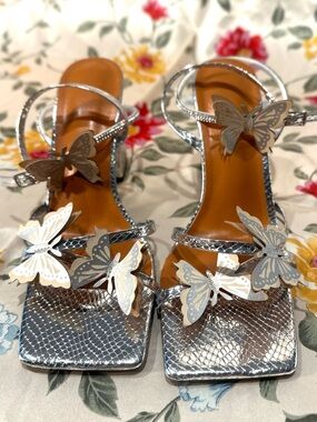 CUTE SILVER SQUARE TOE BUTTERFLY FESTIVAL/RAVE HEEL